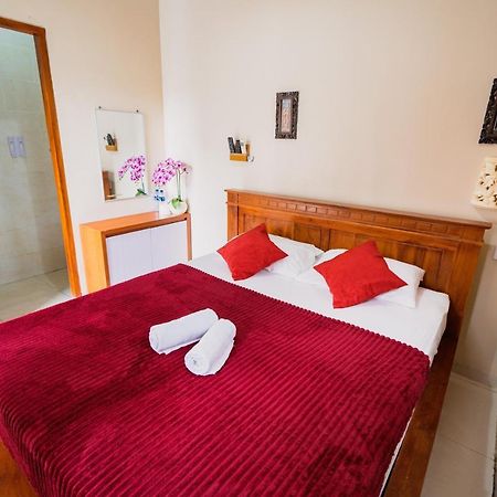 Guesthouse Cempaka Putih 塞米亚克 外观 照片