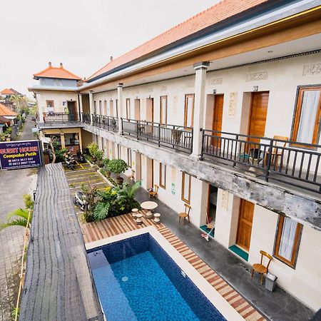 Guesthouse Cempaka Putih 塞米亚克 外观 照片