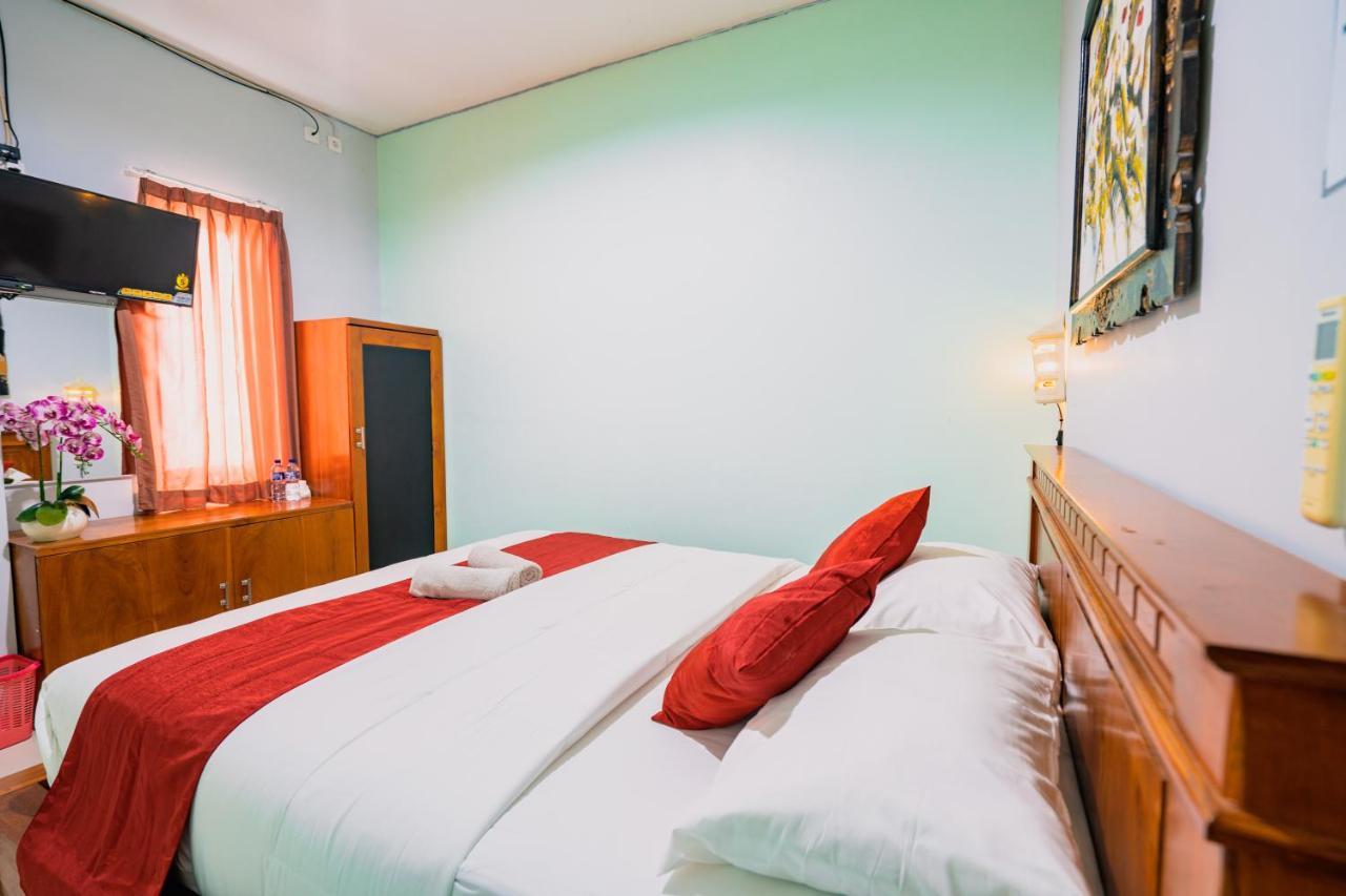 Guesthouse Cempaka Putih 塞米亚克 外观 照片