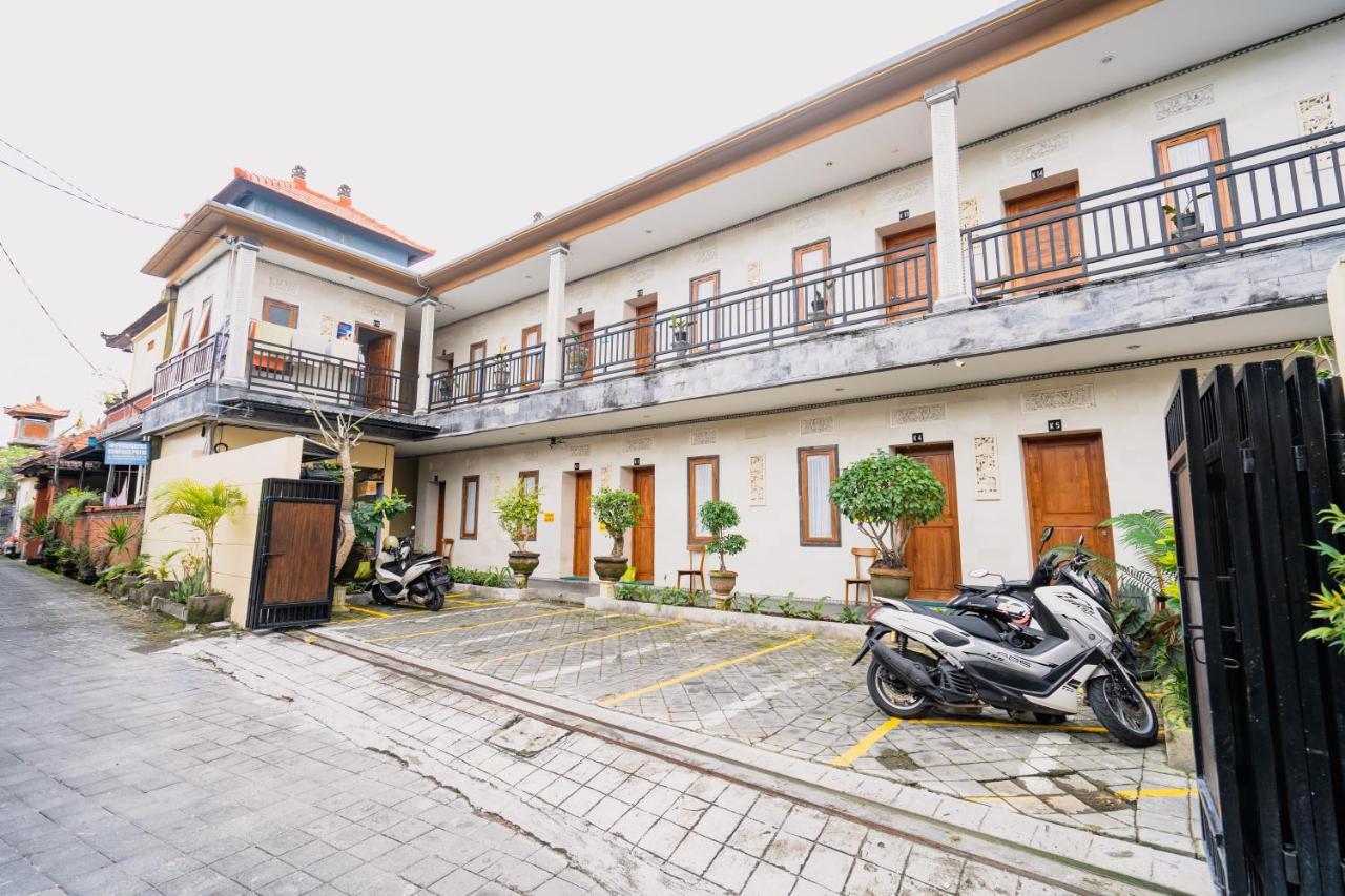 Guesthouse Cempaka Putih 塞米亚克 外观 照片