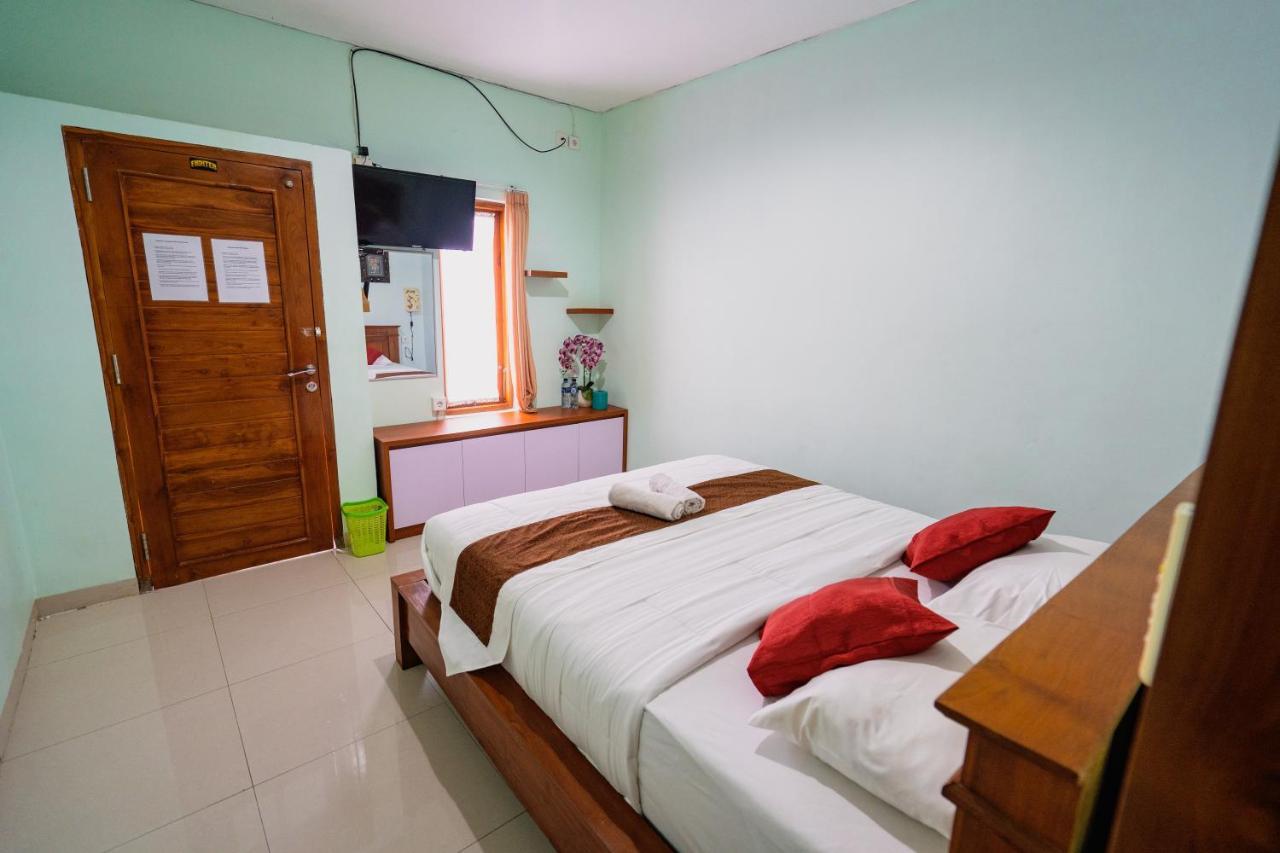 Guesthouse Cempaka Putih 塞米亚克 外观 照片