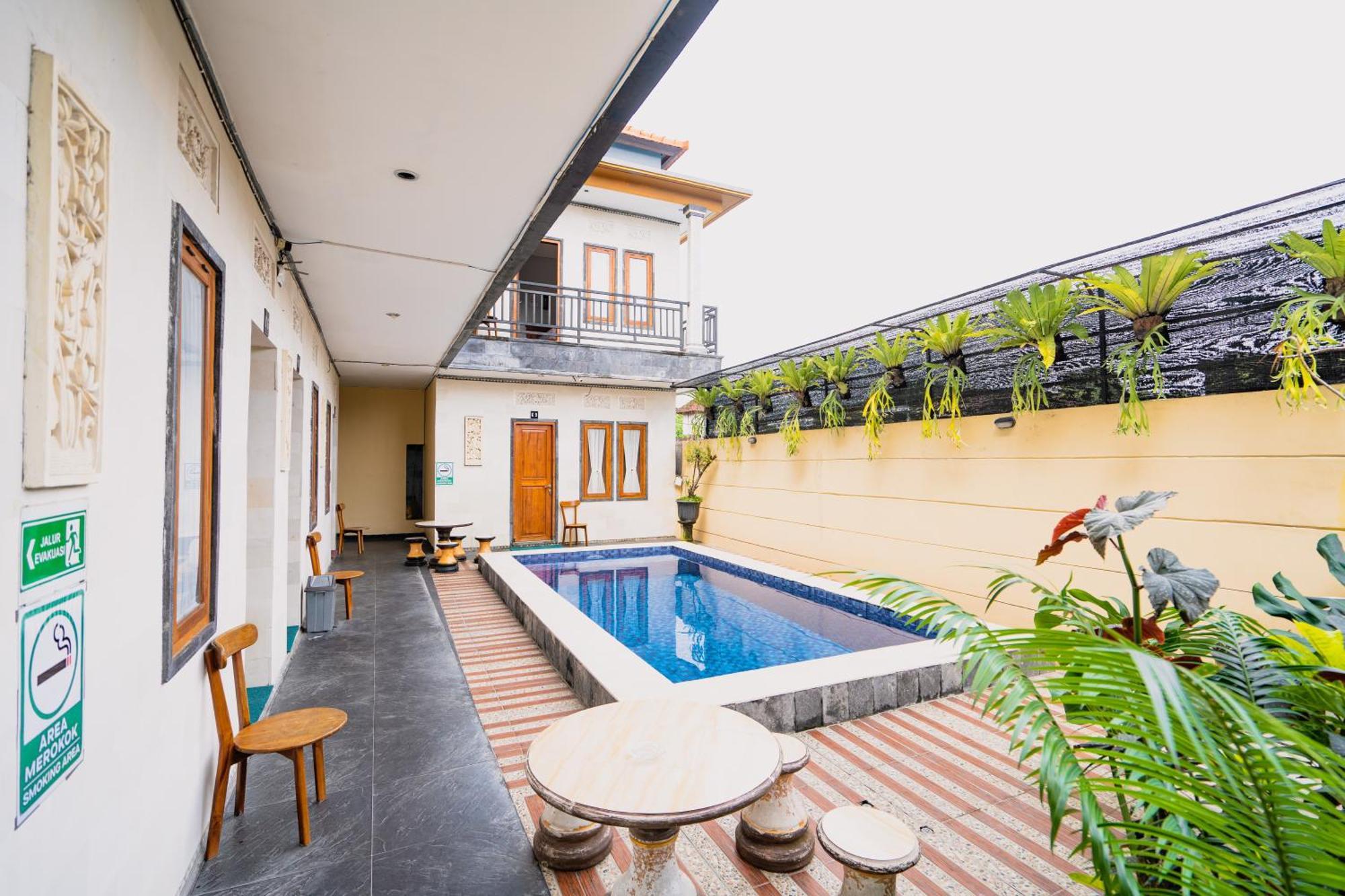 Guesthouse Cempaka Putih 塞米亚克 外观 照片
